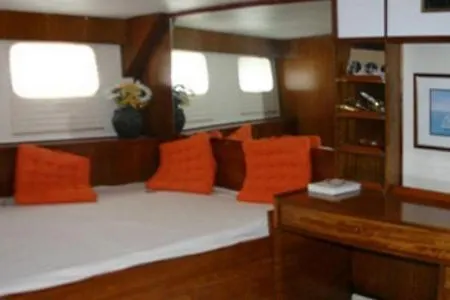 Centaura Yacht Classique *